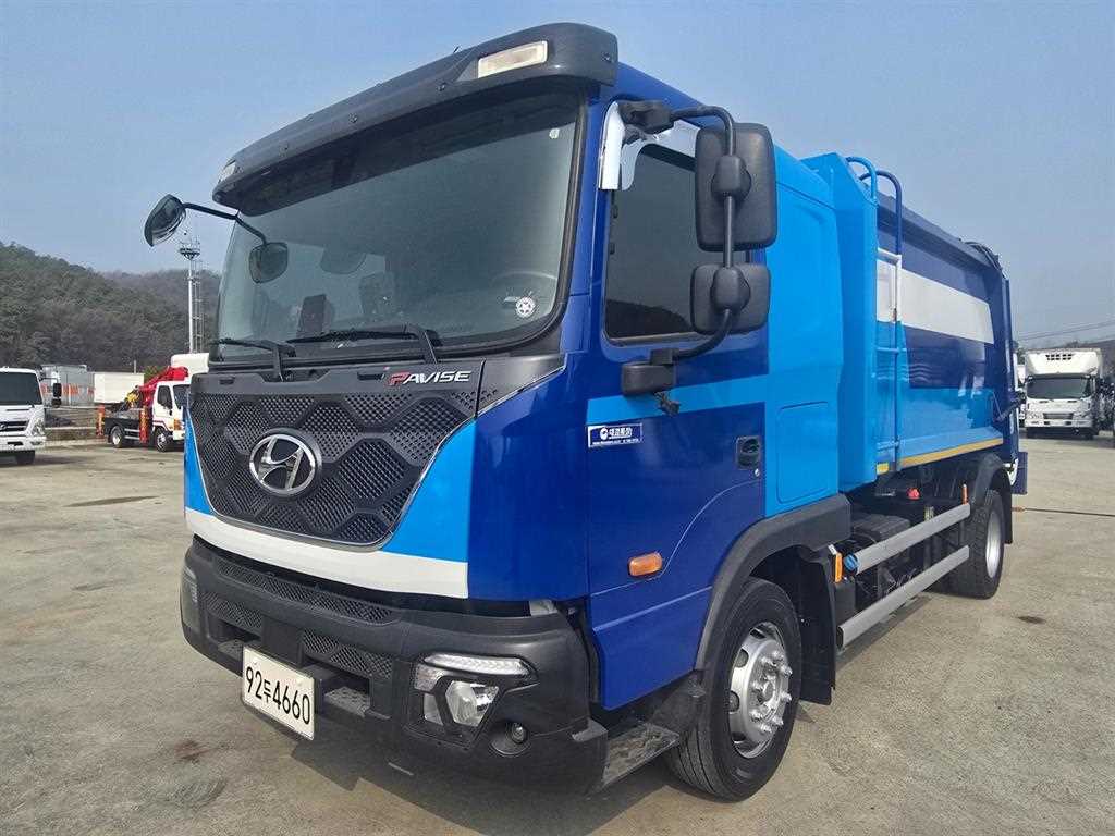5톤 압착식 진개차 2023년식 주행 104,085km 중고 화물차 대표 이미지