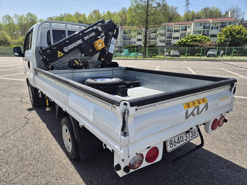 기아 더뉴봉고3 1톤 크레인 동해433L 2023년식 주행 15,086km 중고 화물차 상세 이미지 6
