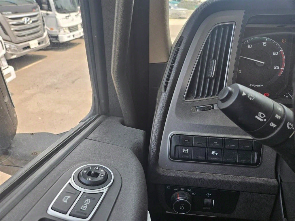 현대 엑시언트 16톤 15,200L 살수차 2015년식 주행 73,874km 중고 화물차 상세 이미지 9