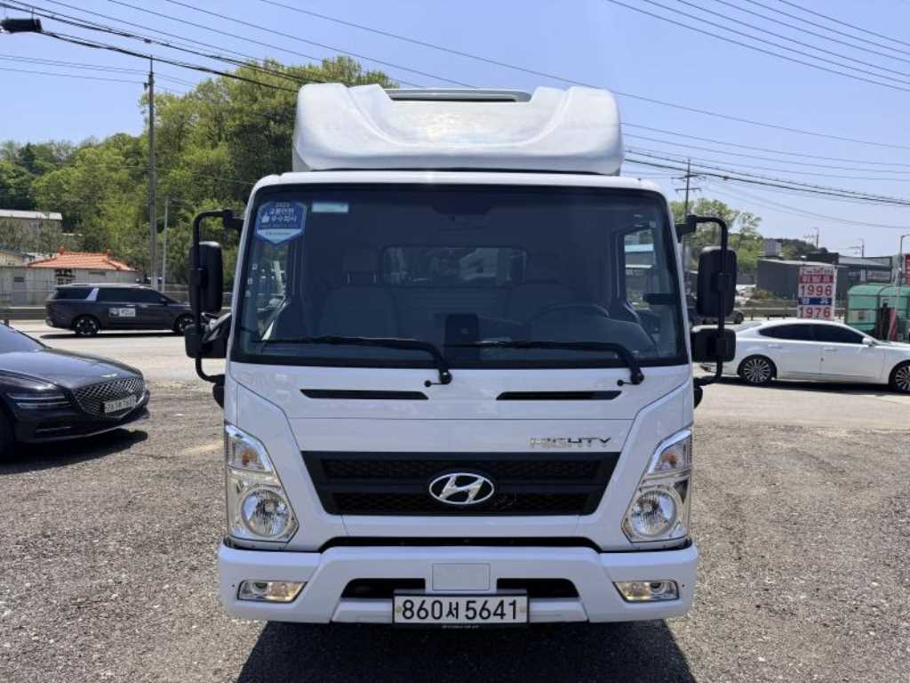 중대형화물 2.5톤 냉동탑 2023년식 주행 15,186km 중고 화물차 대표 이미지