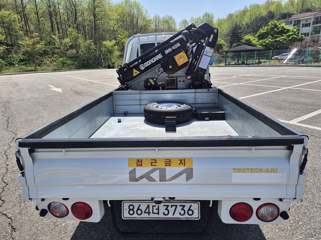 기아 더뉴봉고3 1톤 크레인 동해433L 2023년식 주행 15,086km 중고 화물차 상세 이미지 7