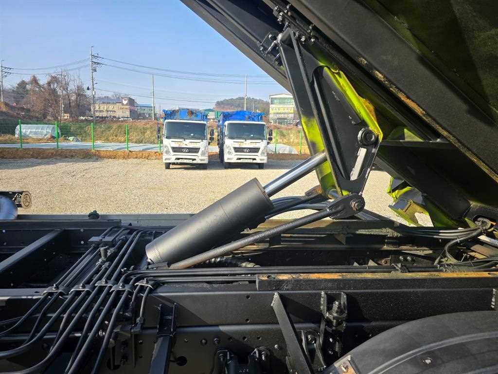 현대 파비스 5.5톤 압착식 진개차 2024년식 주행 55,855km 중고 화물차 상세 이미지 14