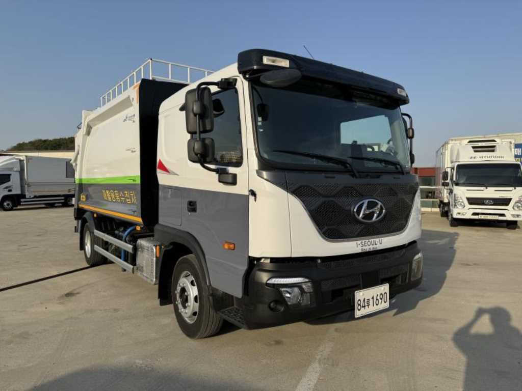 현대 파비스 5톤 압축진개차 2023년식 주행 20,000km 중고 화물차 상세 이미지 4
