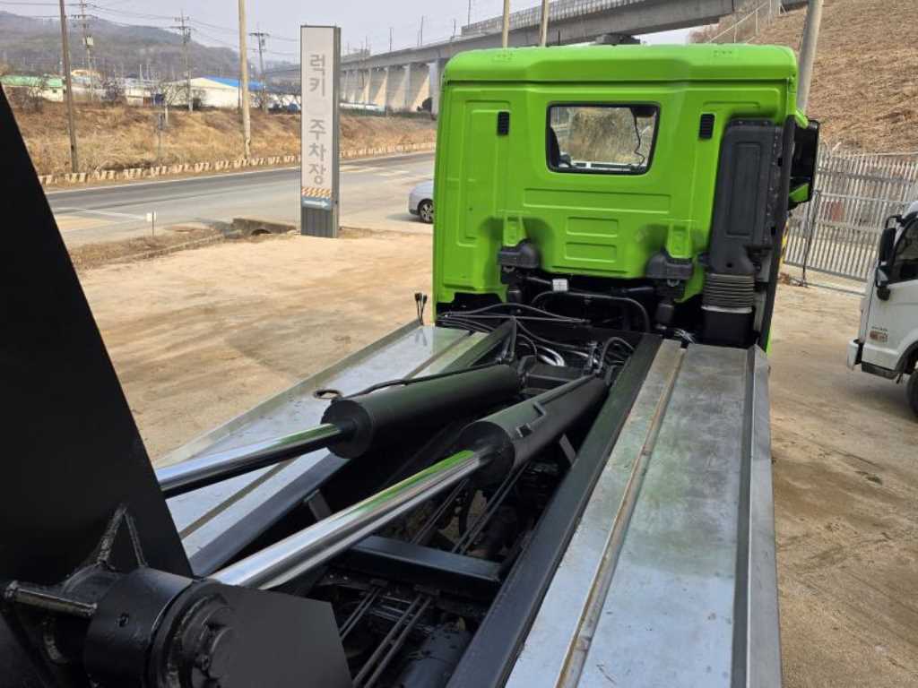현대 트라고 24톤 원쓰리 프리미엄 암롤트럭 2020년식 주행 83,904km 중고 화물차 상세 이미지 10