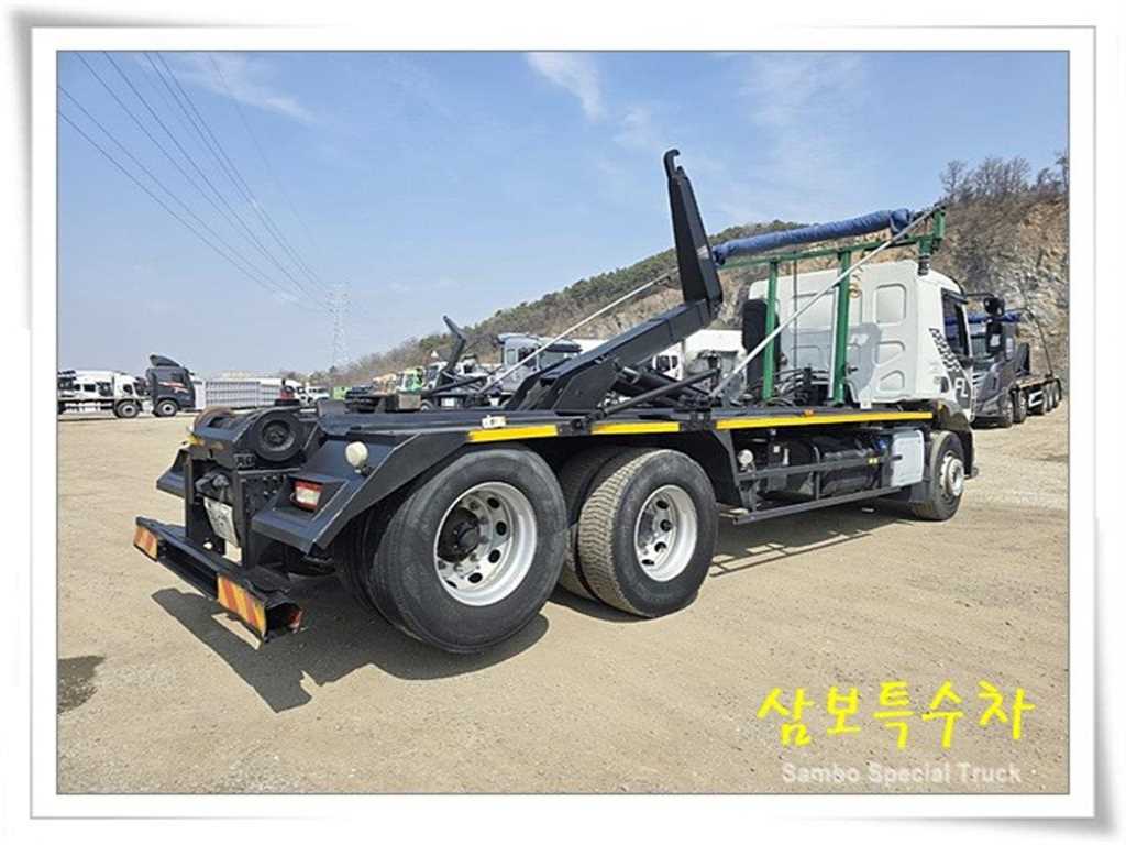 볼보 9.5톤 고상 암롤트럭 2017년식 주행 129,139km 중고 화물차 상세 이미지 6