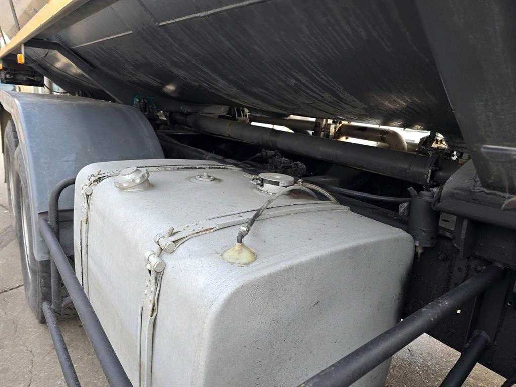 현대 뉴파워트럭 14톤 15,500L 살수차 2005년형 주행 131,127km 중고 화물차 상세 이미지 9