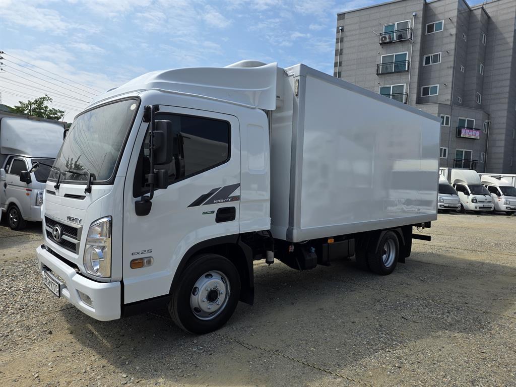 현대 올뉴마이티 2.5톤 투냉동탑 2017년식 주행 415,578km 중고 화물차 상세 이미지 2