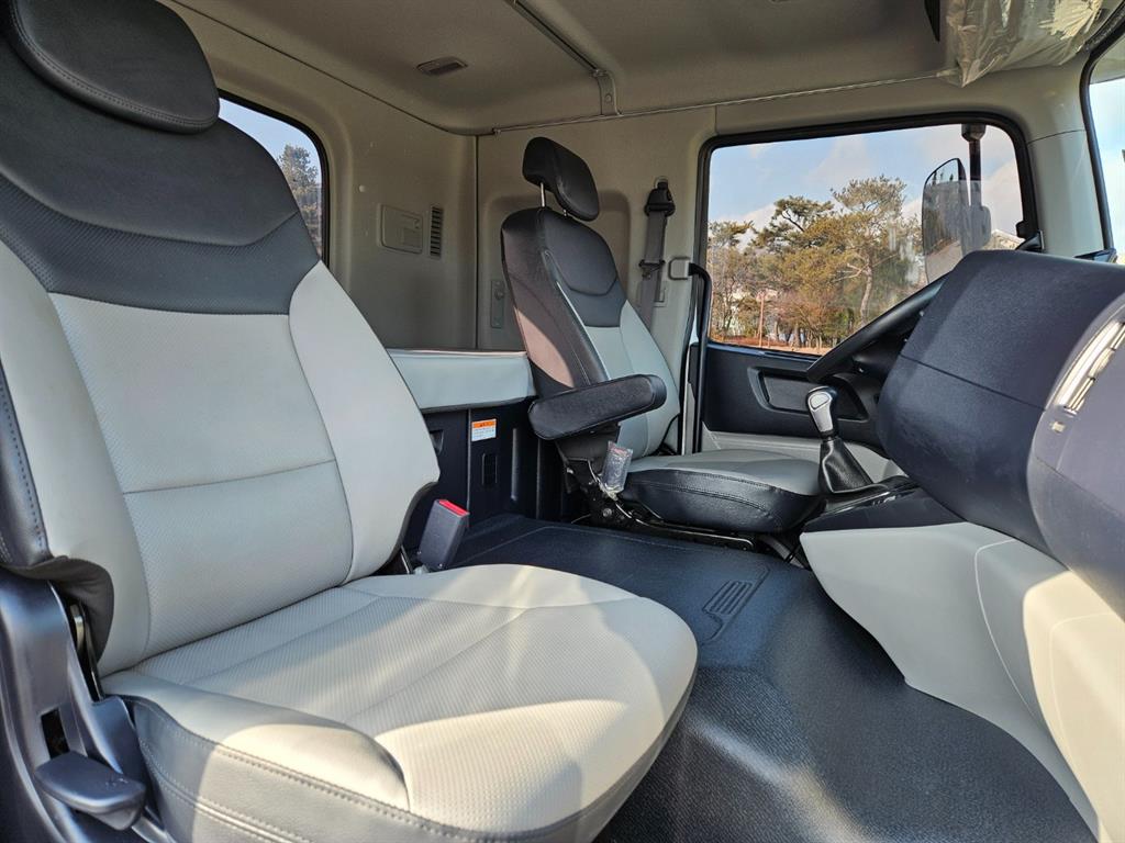 현대 5톤 광림1256 G2 중축 카고크레인 2022년식 주행 7,968km 중고 트럭 상세 이미지 14