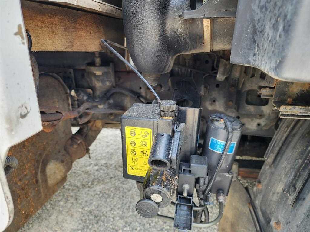 현대 메가트럭 5톤 7.4m 앞축 집게차 2018년식 주행 358,026km 중고 화물차 상세 이미지 8