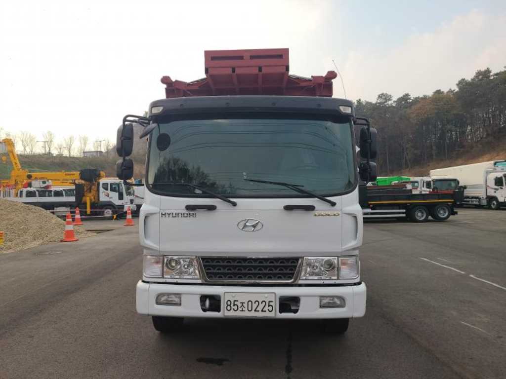 2018년식 주행 42,467km 현대 메가트럭 5톤 히아브 10000XG 집게차 중고 화물차 상세 이미지 4