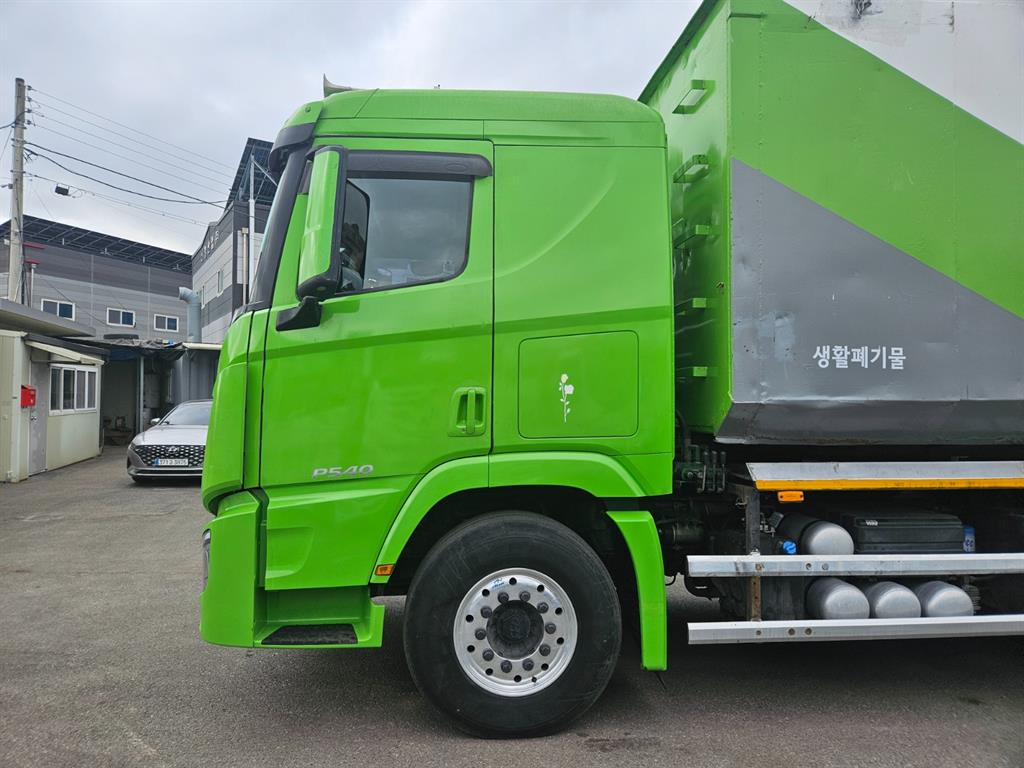 현대 엑시언트 24톤 원쓰리 암롤트럭 2018년식 주행 421,260km 중고 화물차 상세 이미지 6