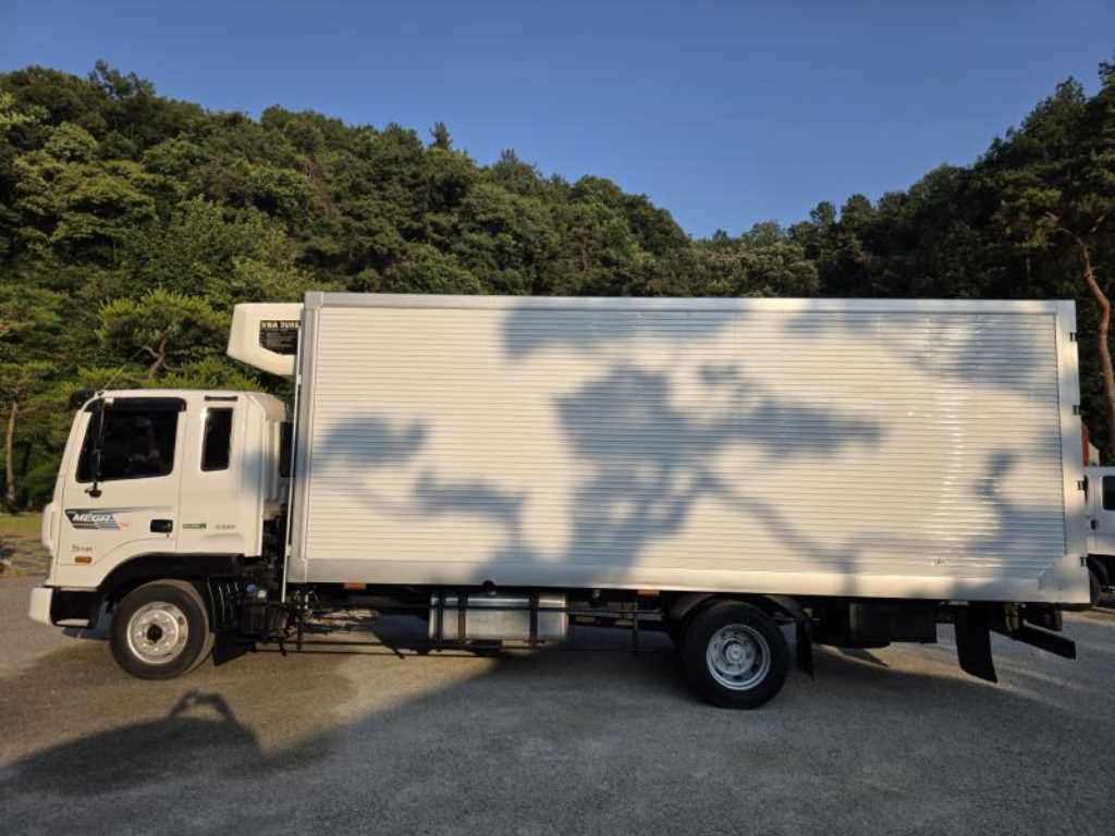현대 메가트럭 5톤 냉동탑 중고 화물차 2015 주행 212,952km 상세 이미지 8