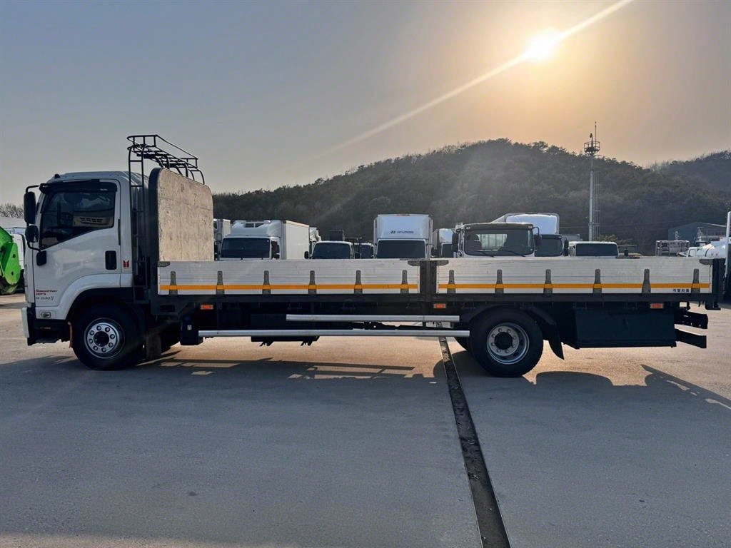 이스즈 포워드 4.5톤 카고 2021년식 주행 356,237km 중고 트럭 상세 이미지 5