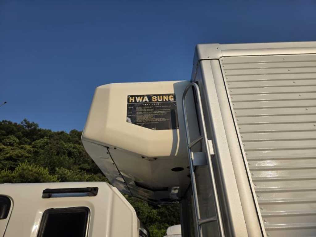 현대 메가트럭 5톤 냉동탑 중고 화물차 2015 주행 212,952km 상세 이미지 9