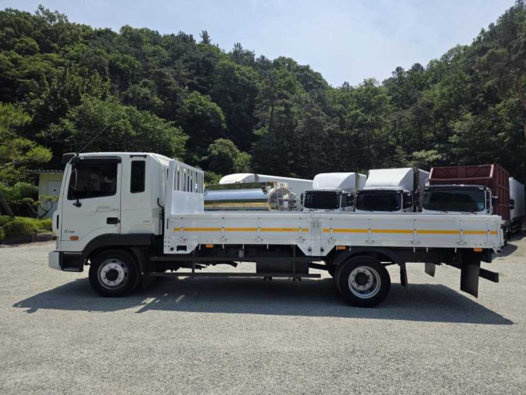 현대 메가트럭 5톤 장축 카고 2011년식 주행 515,597km 중고 트럭 상세 이미지 8