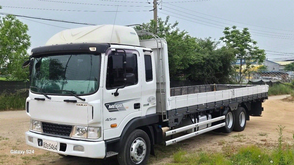 현대 메가트럭 4.5톤 카고 2017년식 주행 523,567km 중고 트럭 대표 이미지