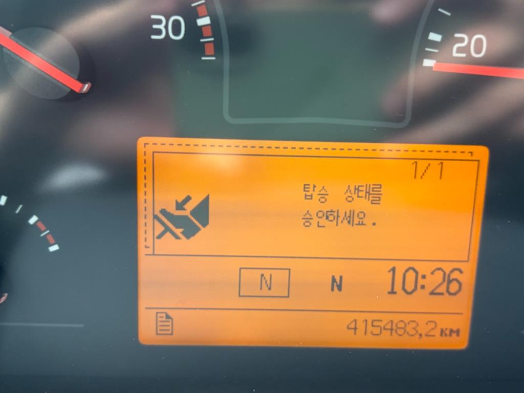 볼보 4.5톤 카고 중고 트럭 2017년식 주행 415,357km 상세 이미지 8