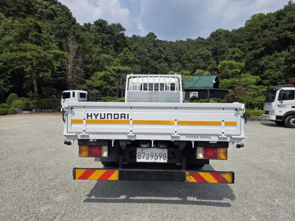 현대 메가트럭 5톤 중축 카고 중고 화물차 2011년식 주행 626,966km 상세 이미지 4