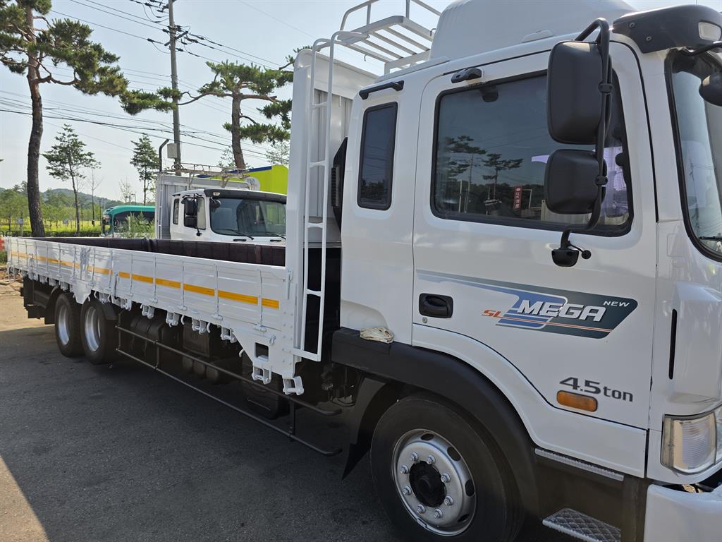 현대 메가트럭 4.5톤 카고 중고 트럭 2014 주행 495,826km 상세 이미지 2