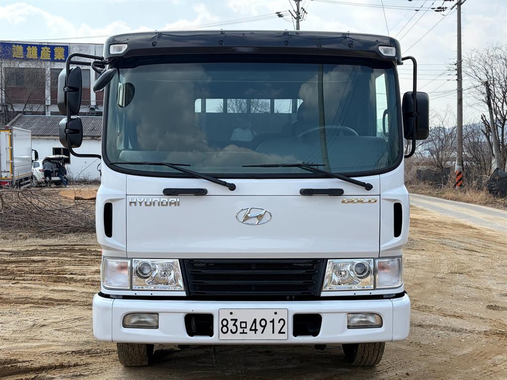 현대 메가트럭 5톤 초장축 카고 2013년식 주행 839,460km 중고 화물차 상세 이미지 2