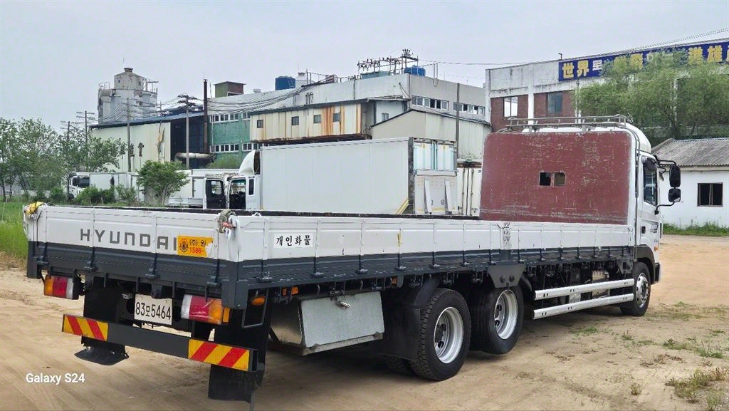 현대 메가트럭 4.5톤 카고 2017년식 주행 523,567km 중고 트럭 상세 이미지 6