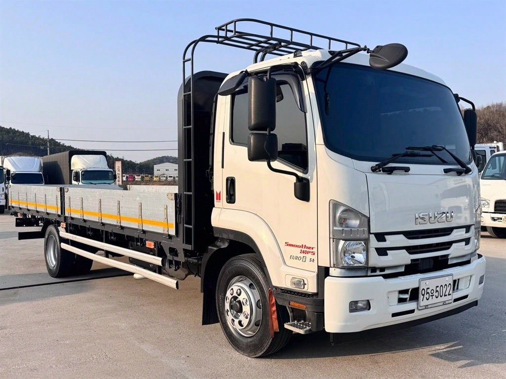 이스즈 포워드 4.5톤 카고 2021년식 주행 356,237km 중고 트럭 상세 이미지 3