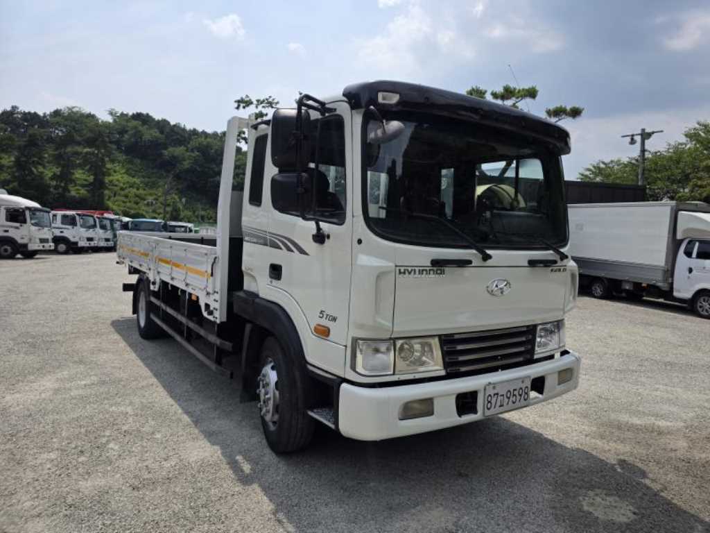 현대 메가트럭 5톤 중축 카고 중고 화물차 2011년식 주행 626,966km 상세 이미지 2