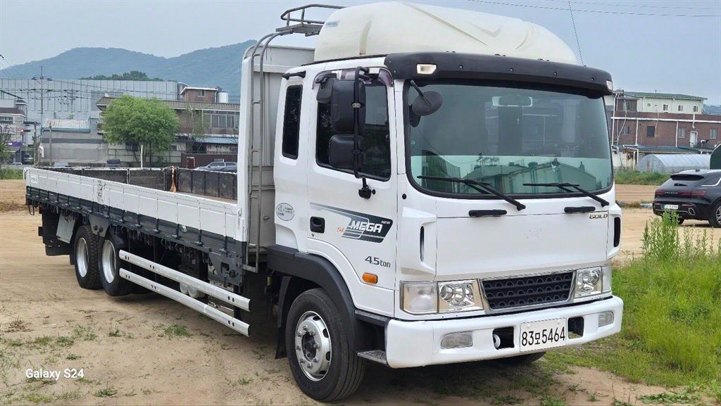 현대 메가트럭 4.5톤 카고 2017년식 주행 523,567km 중고 트럭 상세 이미지 3