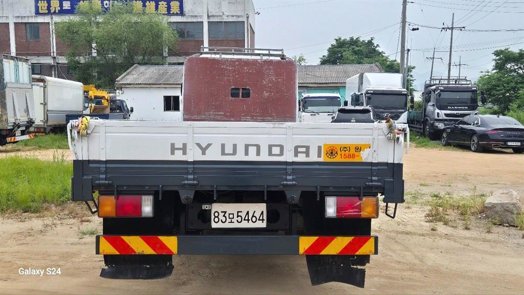 현대 메가트럭 4.5톤 카고 2017년식 주행 523,567km 중고 트럭 상세 이미지 5