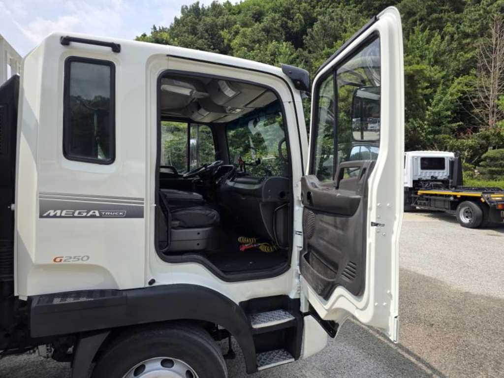 현대 메가트럭 5톤 중축 카고 중고 화물차 2011년식 주행 626,966km 상세 이미지 11