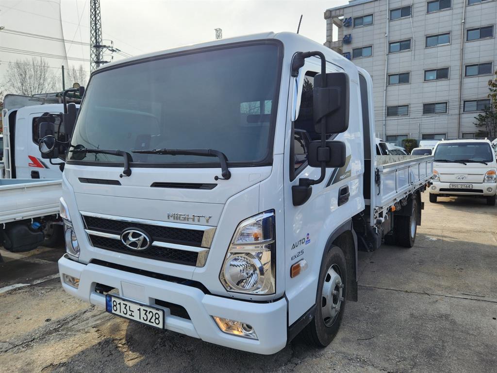 현대 올 뉴 마이티 2.5톤 카고 중고 화물차 2024년식 주행 10,325km 대표 이미지