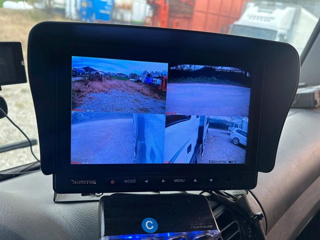 현대 메가트럭 7톤 증톤 극초장축 카고 2016년식 중고 화물차 2016-07 주행 334,200km 상세 이미지 10