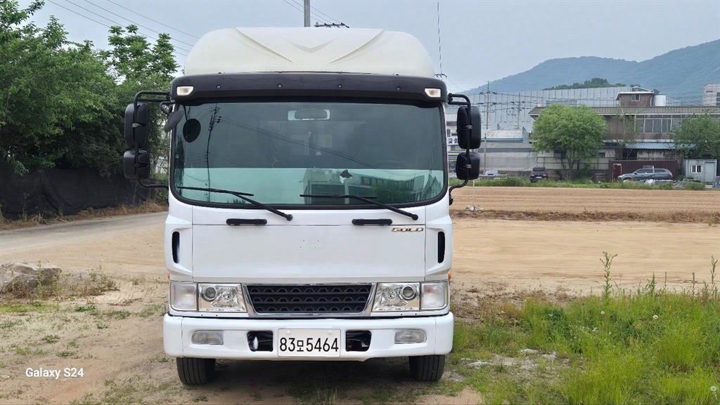현대 메가트럭 4.5톤 카고 2017년식 주행 523,567km 중고 트럭 상세 이미지 2
