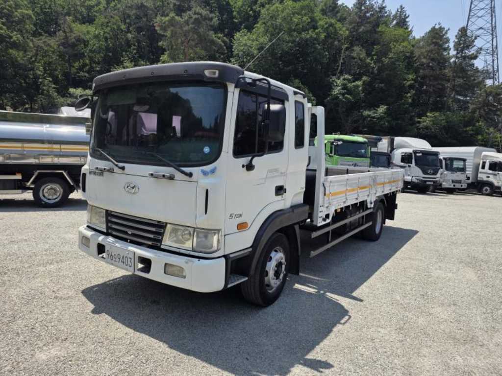 현대 메가트럭 5톤 장축 카고 2011년식 주행 515,597km 중고 트럭 대표 이미지