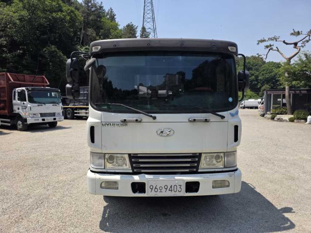 현대 메가트럭 5톤 장축 카고 2011년식 주행 515,597km 중고 트럭 상세 이미지 3