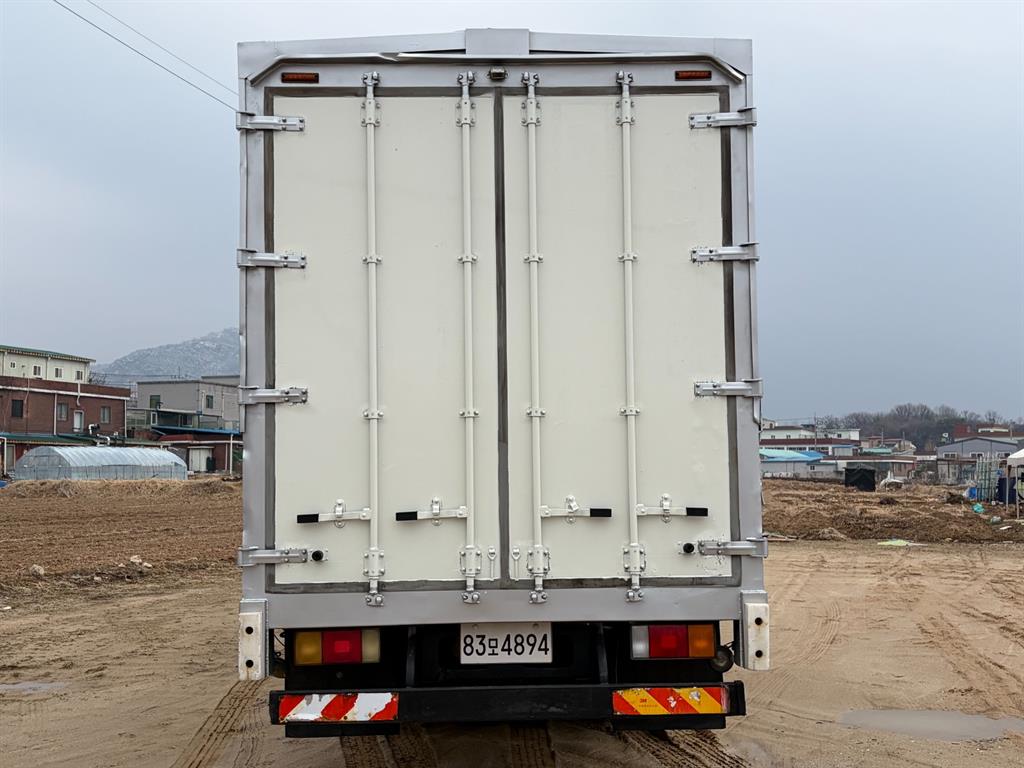 현대 메가트럭 6.5톤 후축 윙바디 2015년식 중고 화물차 2015-06 주행 308,595km 상세 이미지 6