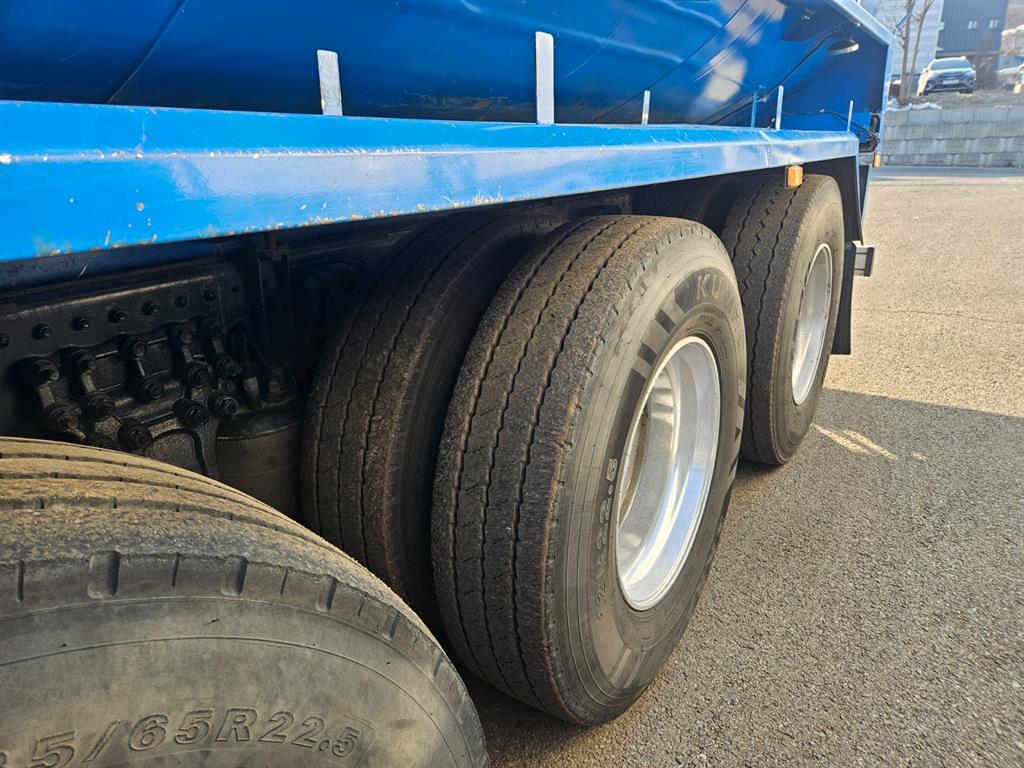 현대 엑시언트 25톤 버큠로리 2018년식 주행 493,512km 중고 화물차 24톤 홈/탱크로리 상세 이미지 11