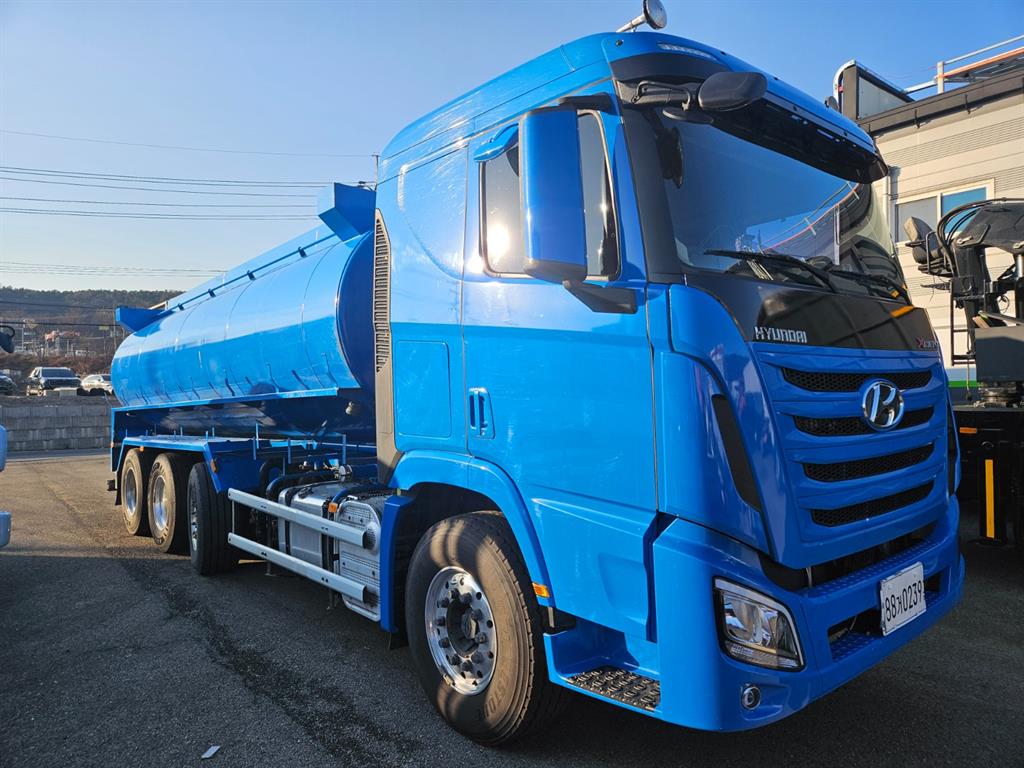 현대 엑시언트 25톤 버큠로리 2018년식 주행 493,512km 중고 화물차 24톤 홈/탱크로리 상세 이미지 2
