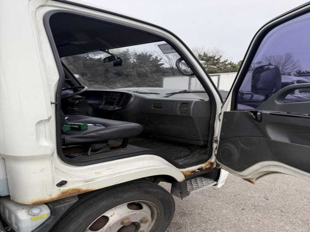 현대 e-마이티 큐티 2톤 카고 2014년식 주행 195,000km 중고 트럭 상세 이미지 8