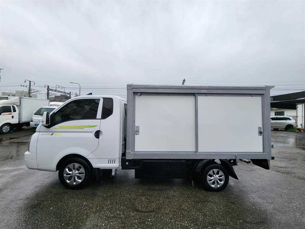 현대 포터2 EV 1톤 저상 내장탑 2023년식 주행 63,317km 중고 화물차 상세 이미지 15