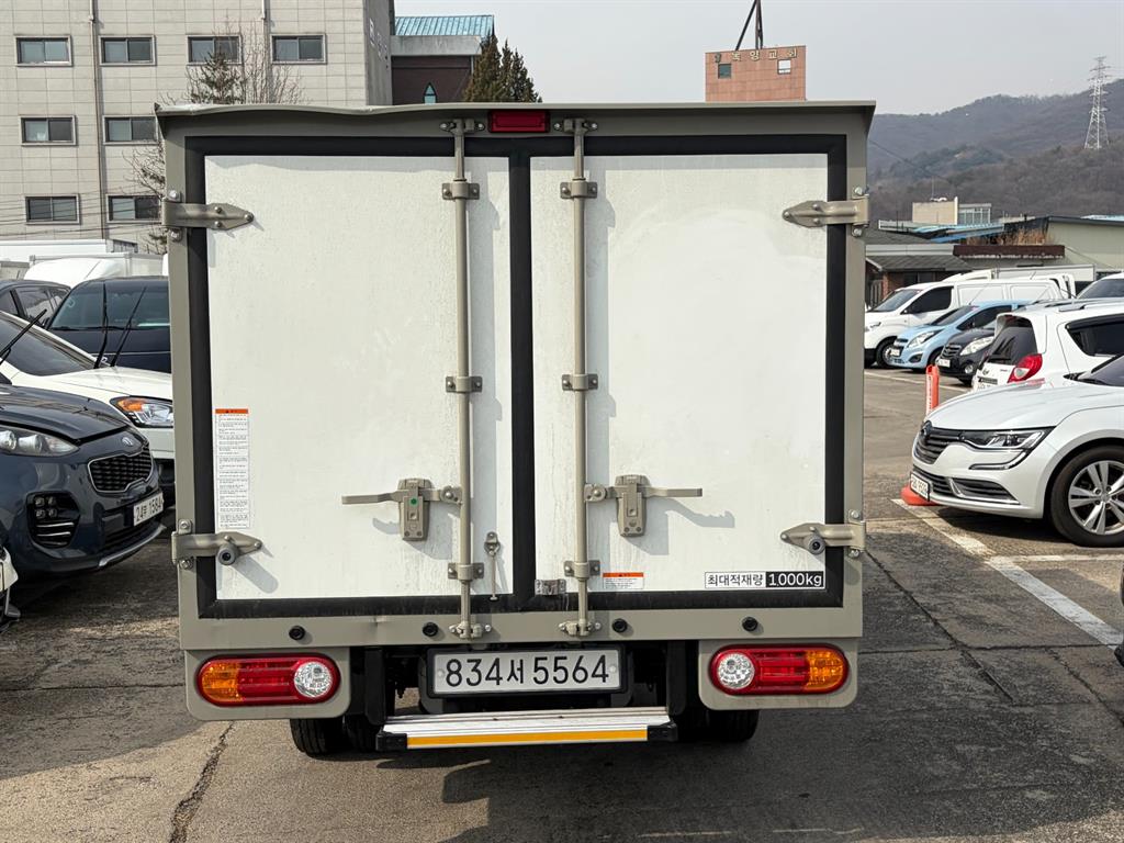 현대 포터2 LPG 1톤 슈퍼캡 초장축 저상내장탑 2025년식 중고 화물차 2025-08 주행 6,299km 상세 이미지 4