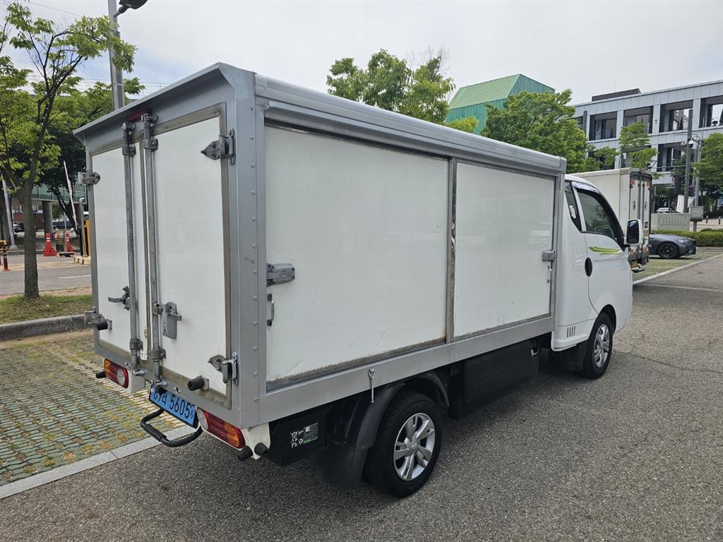 현대 포터2 EV 1톤 저상내장탑 2022년식 중고 화물차 2022-03 주행 80,780km 상세 이미지 4