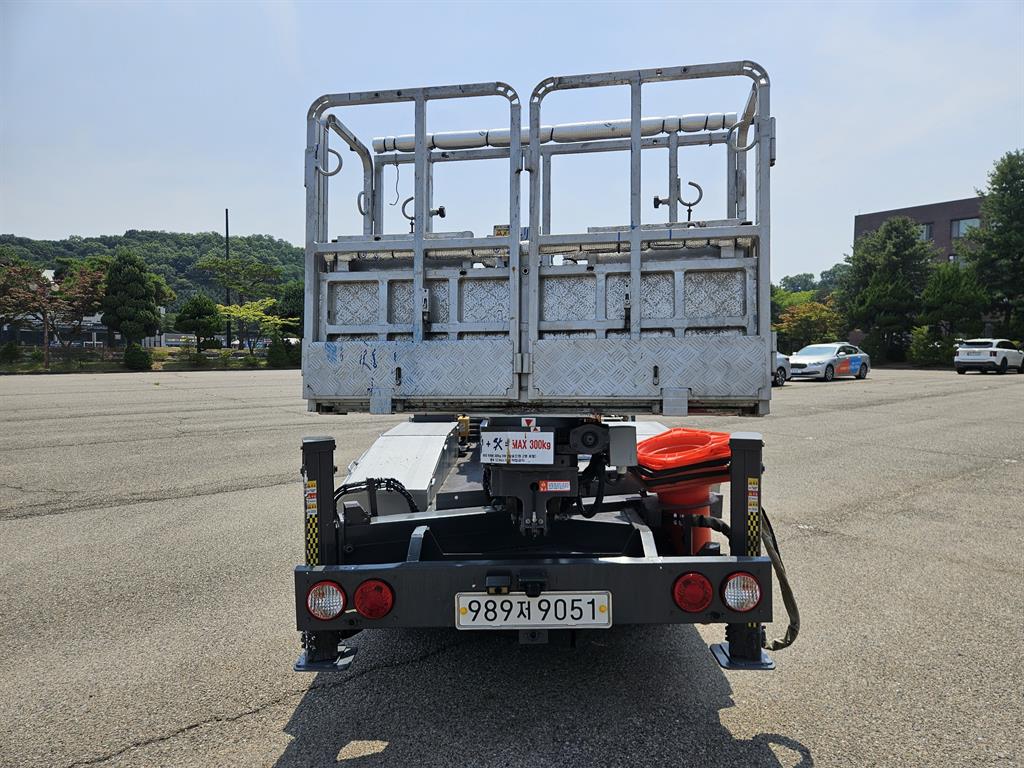 1톤 지톤 아톰200N-4 저상 고소작업차 2021년식 주행 56,147km 중고 화물차 바가지차 상세 이미지 4