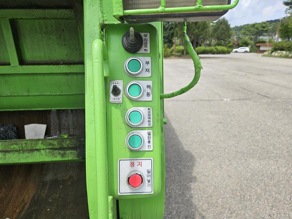 현대 마이티 큐티 2.5톤 압착식 진개차 2017년식 주행 132,130km 중고 화물차 상세 이미지 10