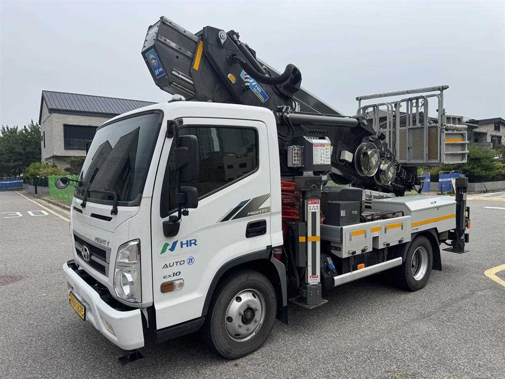 3.5톤 호룡 320SQ 고소작업차 2024년식 주행 19,002km 중고 화물차 바가지차 대표 이미지