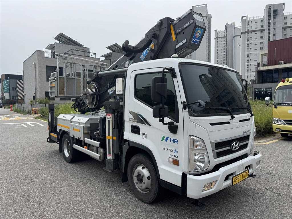 3.5톤 호룡 320SQ 고소작업차 2024년식 주행 19,002km 중고 화물차 바가지차 상세 이미지 3