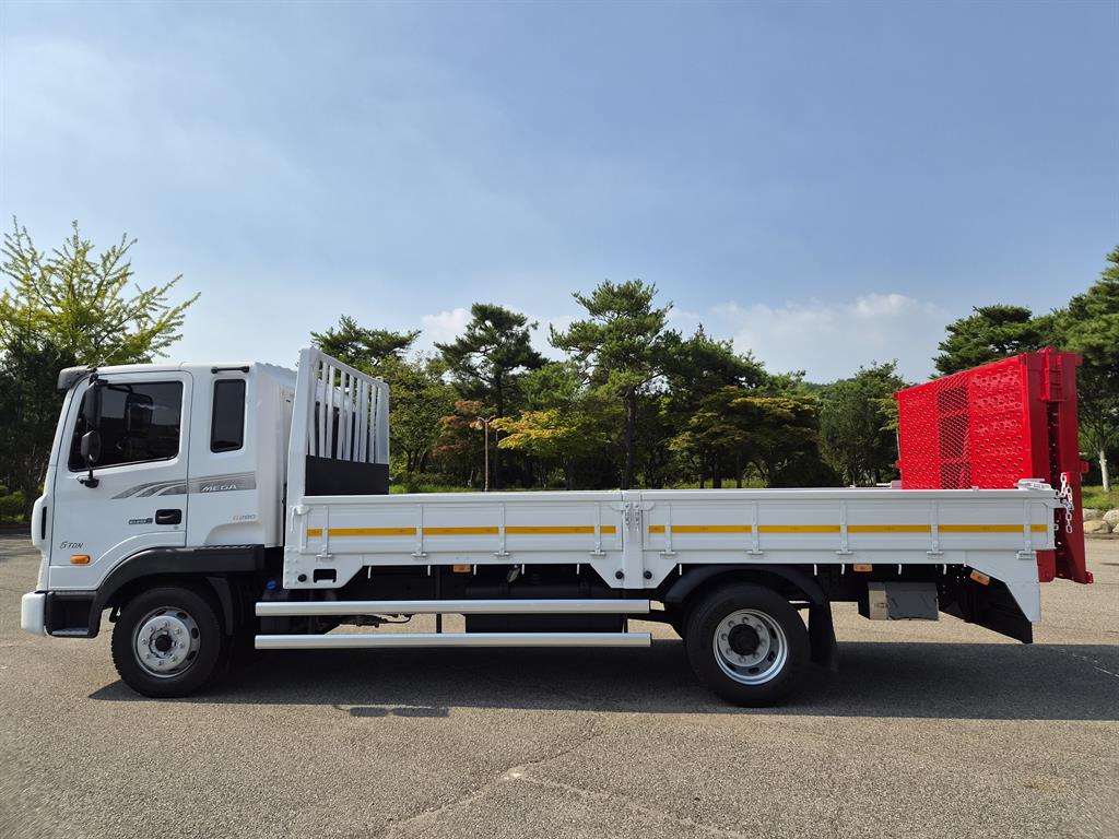 현대 메가트럭 5톤 셀프로더 2015년식 주행 41,956km 중고 화물차 상세 이미지 6