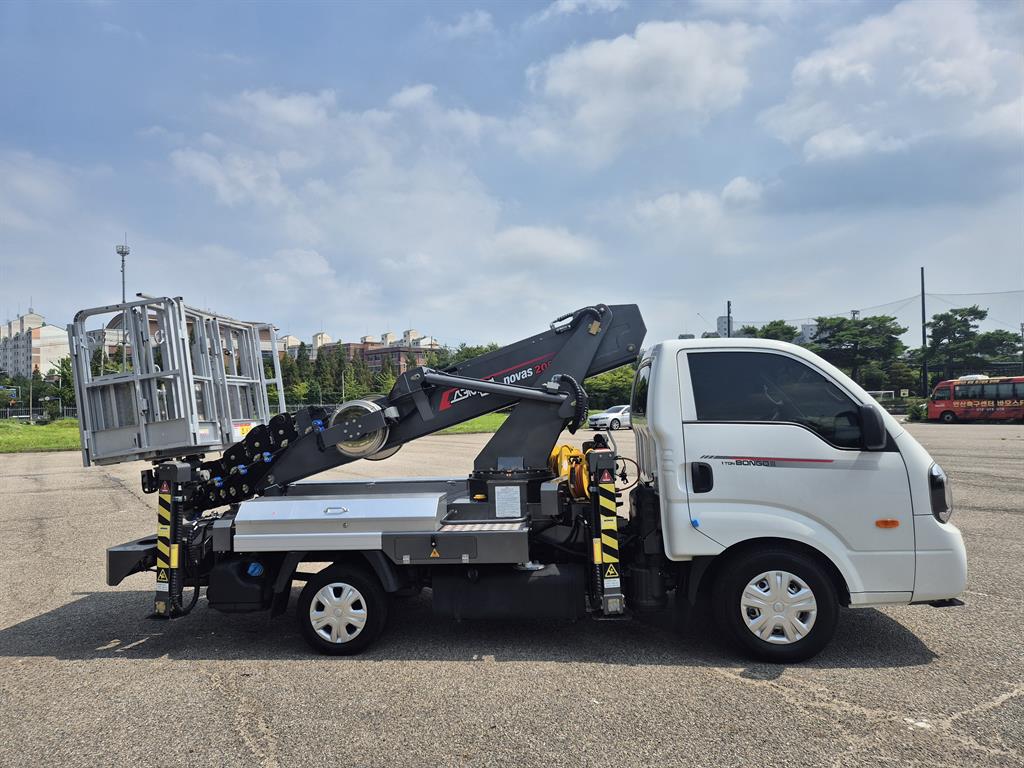 1톤 스카이 고소작업차 노바스200S 2023년식 주행 20,751km 중고 화물차 바가지차 상세 이미지 4