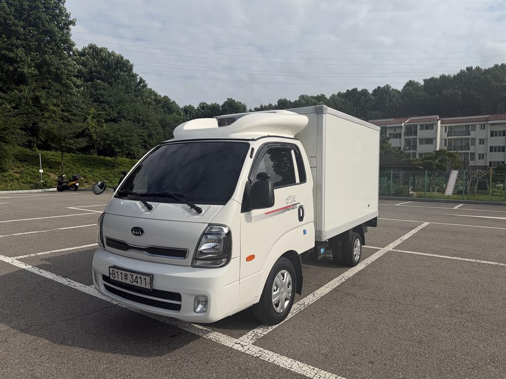 기아 더 뉴 봉고3 1톤 킹캡 초장축 듀얼컴프 냉동탑 2021년식 주행 114,153km 중고 화물차 대표 이미지