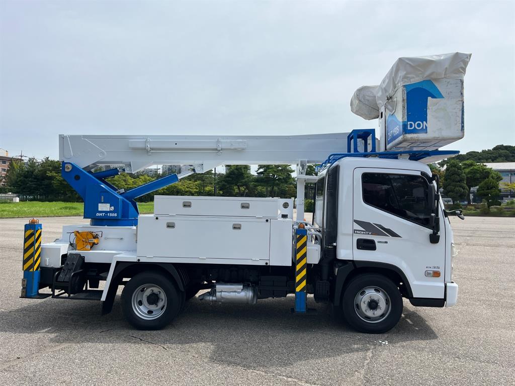 3.5톤 동해 DHT-150S 고압활선 고소작업차 2015년식 주행 41,016km 중고 화물차 바가지차 상세 이미지 4
